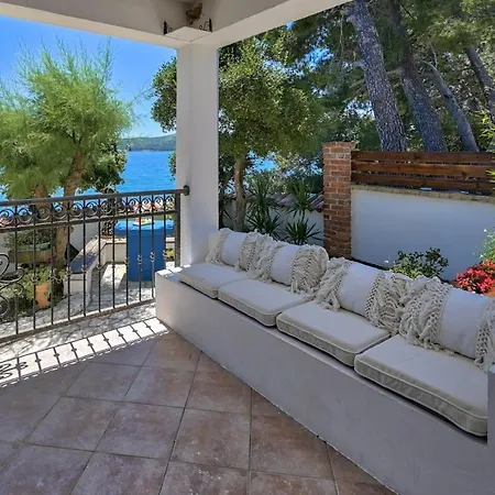 Crowonder Beachfront Donatella With Amazing Seaview And Garden * 포세다르예