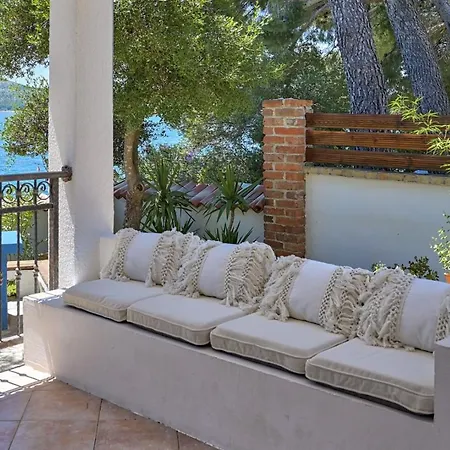 Crowonder Beachfront Donatella With Amazing Seaview And Garden 빌라 *