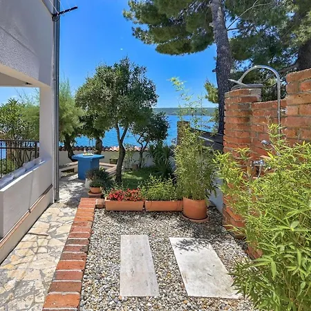 Crowonder Beachfront Donatella With Amazing Seaview And Garden * 포세다르예
