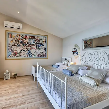 Crowonder Beachfront Donatella With Amazing Seaview And Garden * 포세다르예