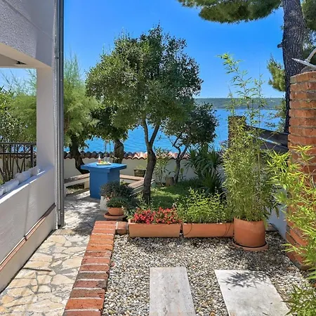 빌라 Crowonder Beachfront Donatella With Amazing Seaview And Garden 포세다르예