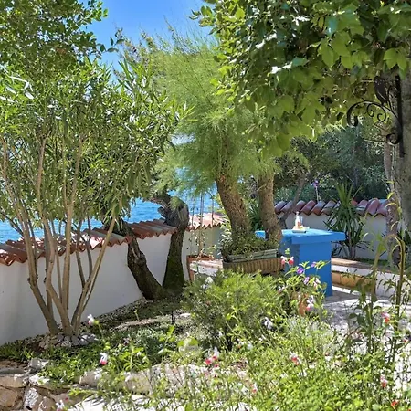 Crowonder Beachfront Donatella With Amazing Seaview And Garden Posedarje
