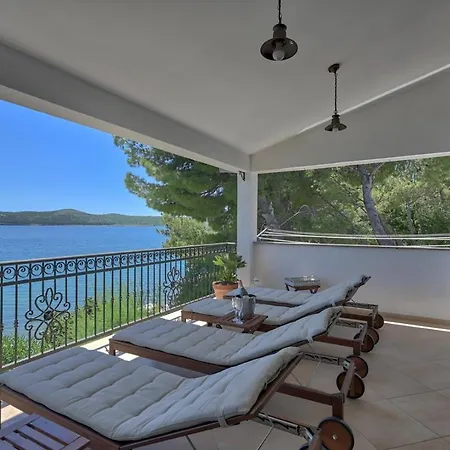 Crowonder Beachfront Donatella With Amazing Seaview And Garden Vila Posedarje