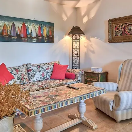 Crowonder Beachfront Donatella With Amazing Seaview And Garden *